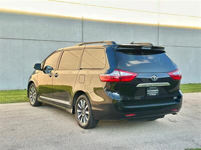 2019 Toyota Sienna Limited Premium 7-Passenger   - Photo 10 - Madison, WI 53716