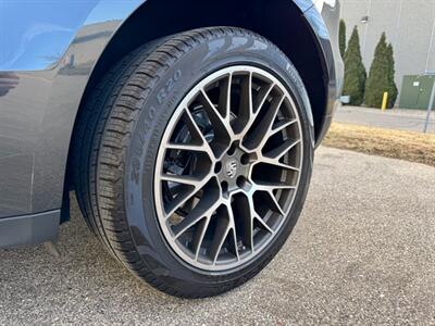 2018 Porsche Macan - Photo 32 - Madison, WI 53716