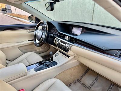 2013 Lexus ES 350 - Photo 18 - Madison, WI 53716