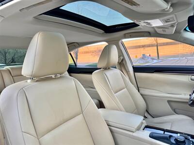 2013 Lexus ES 350 - Photo 20 - Madison, WI 53716