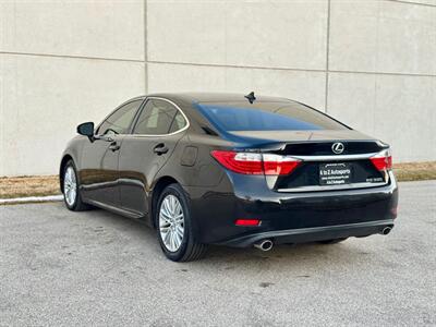 2013 Lexus ES 350 - Photo 10 - Madison, WI 53716