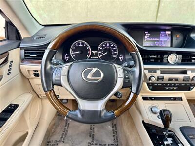 2013 Lexus ES 350 - Photo 15 - Madison, WI 53716
