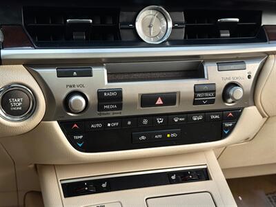 2013 Lexus ES 350 - Photo 29 - Madison, WI 53716