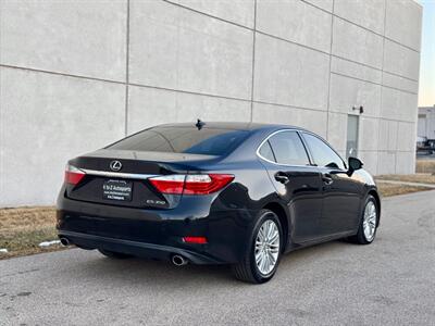 2013 Lexus ES 350 - Photo 9 - Madison, WI 53716