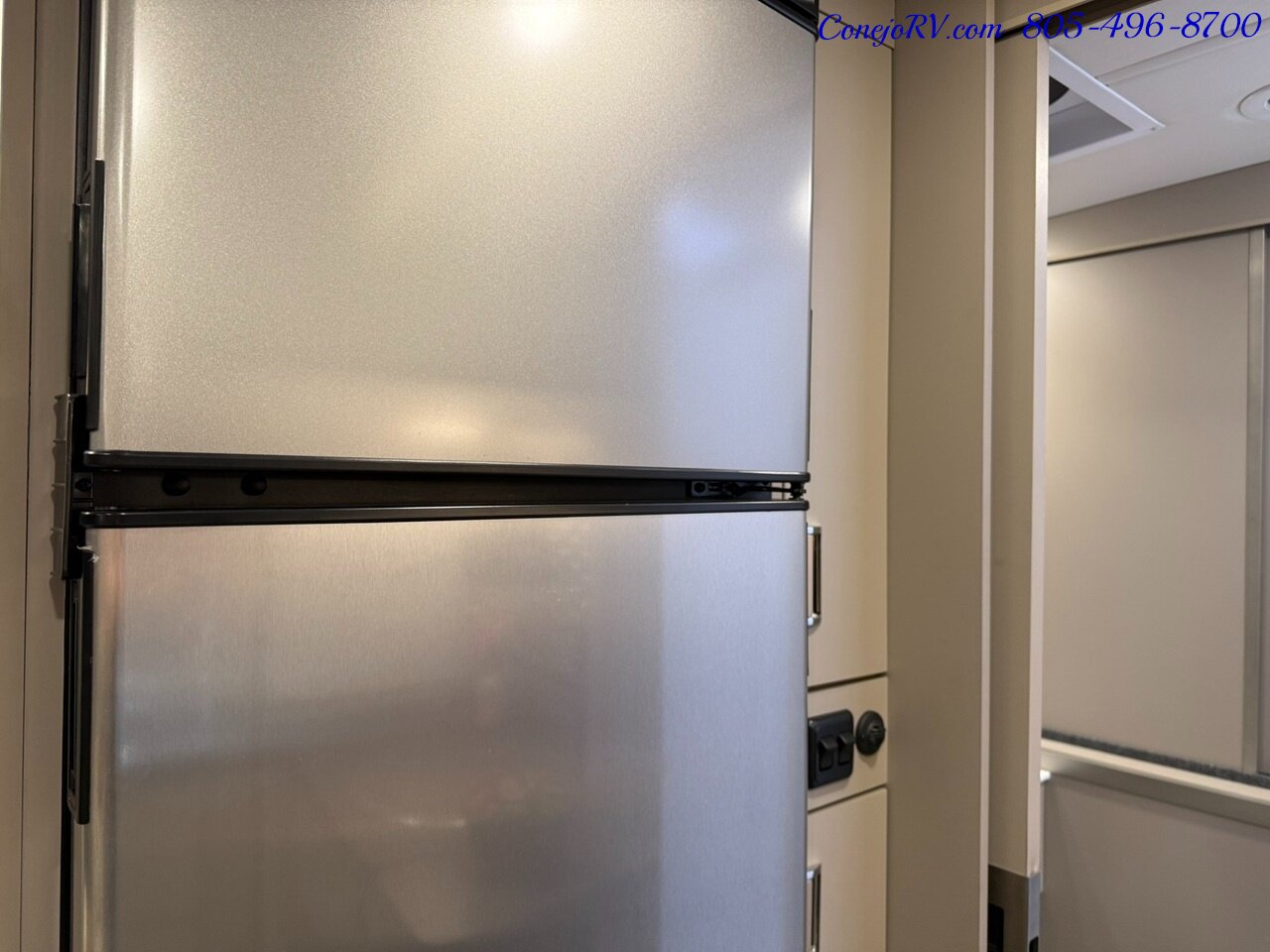 2025 Winnebago View 24T Slide-Out Murphy Bed Mercedes Turbo Diesel Full  Body Paint - Photo 13 - Thousand Oaks, CA 91360