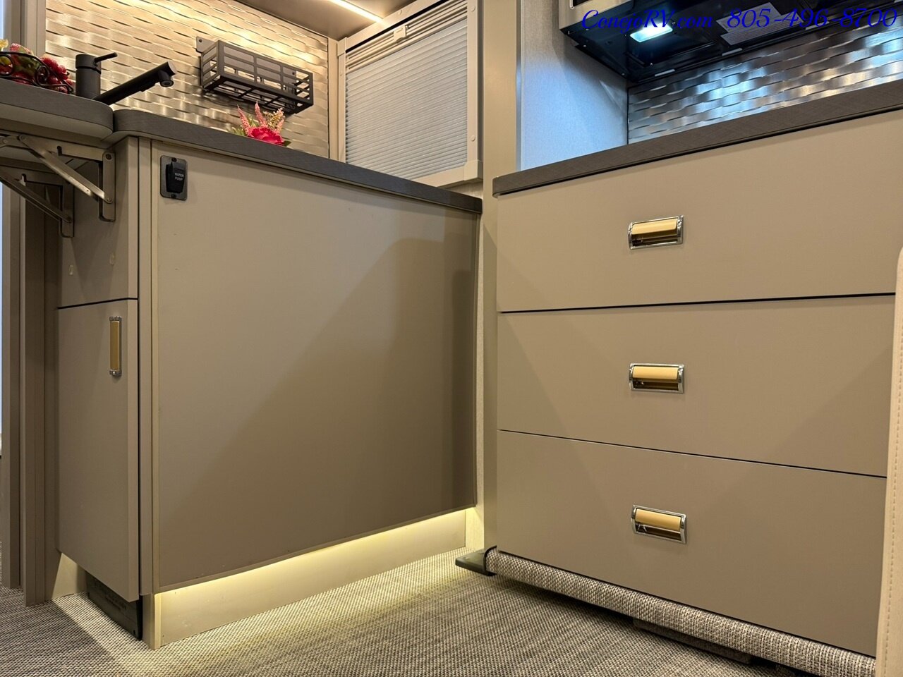 2025 Winnebago View 24T Slide-Out Murphy Bed Mercedes Turbo Diesel Full  Body Paint - Photo 11 - Thousand Oaks, CA 91360