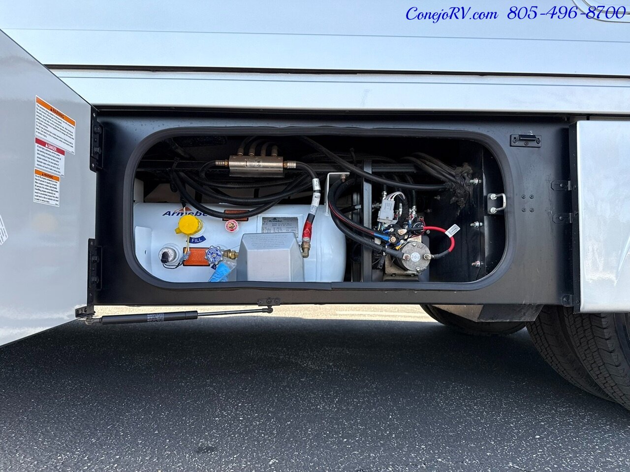 2025 Winnebago View 24T Slide-Out Murphy Bed Mercedes Turbo Diesel Full  Body Paint - Photo 41 - Thousand Oaks, CA 91360