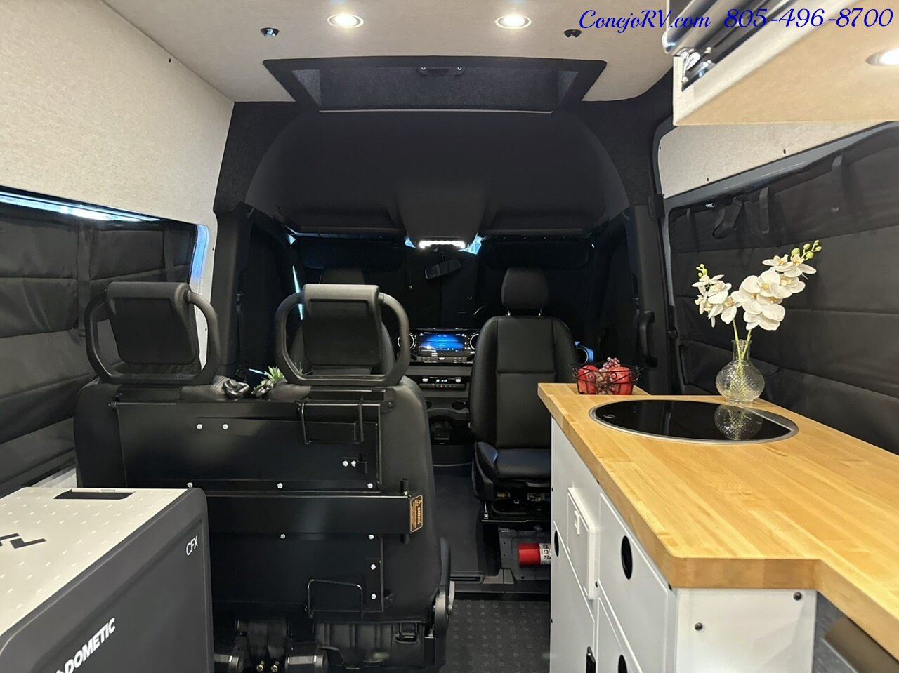 2025 Grit Overland Go Link Fully Featured Mercedes AWD Chassis Pop Top 12V  Lithionics System - Photo 35 - Thousand Oaks, CA 91360