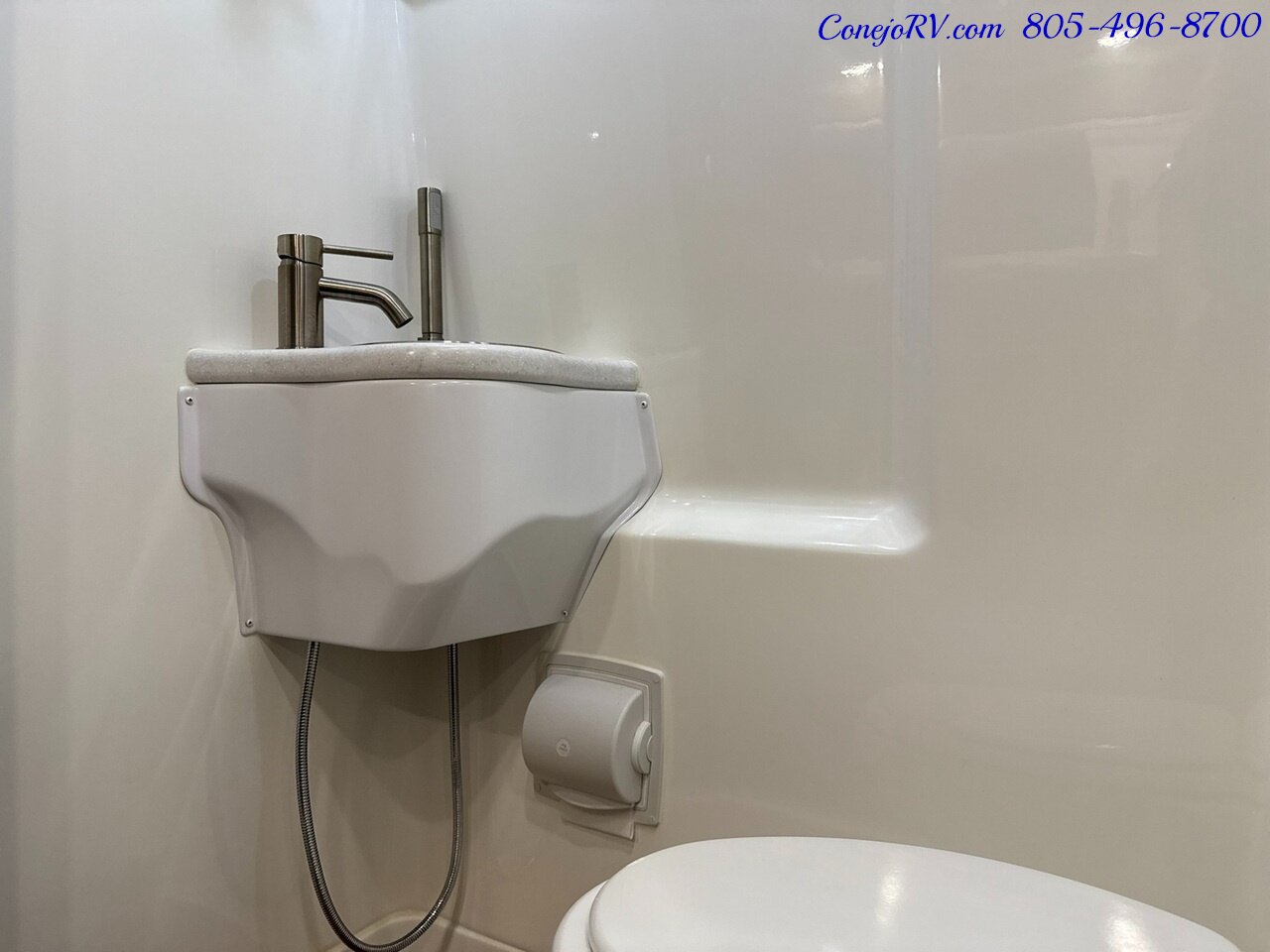 2023 Midwest Automotive Design Passage MD4 170 Mercedes Turbo Diesel Lithium Eco-Freedom Freedom Package 8K Miles - Photo 20 - Thousand Oaks, CA 91360