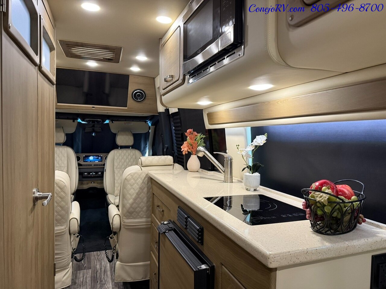 2023 Midwest Automotive Design Passage MD4 170 Mercedes Turbo Diesel Lithium Eco-Freedom Freedom Package 8K Miles - Photo 35 - Thousand Oaks, CA 91360