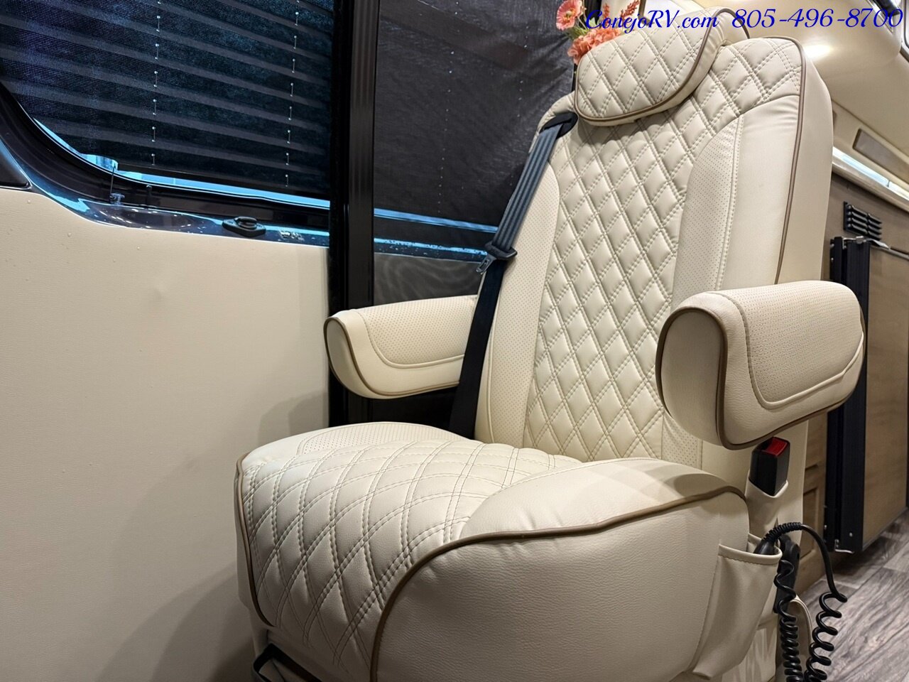 2023 Midwest Automotive Design Passage MD4 170 Mercedes Turbo Diesel Lithium Eco-Freedom Freedom Package 8K Miles - Photo 8 - Thousand Oaks, CA 91360