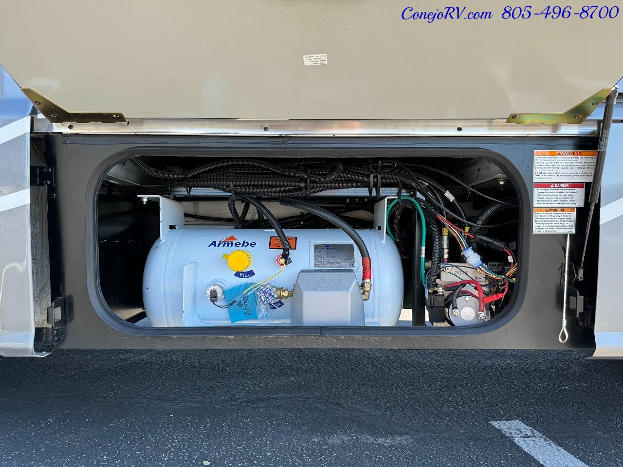 2025 Winnebago Navion 24D Full Wall Slide-Out Mercedes Turbo Diesel Full  Body Paint - Photo 49 - Thousand Oaks, CA 91360