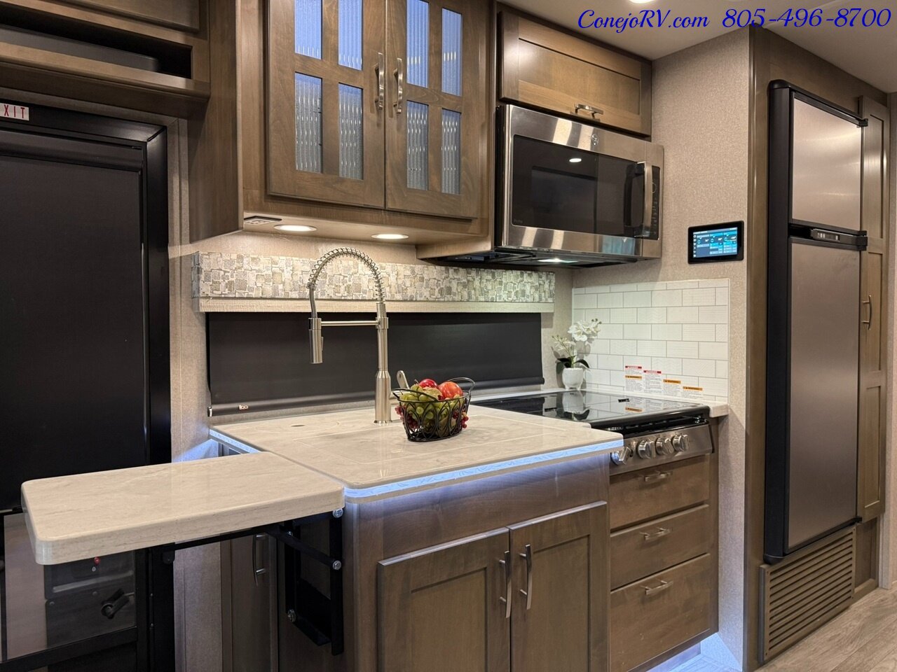 2022 Dynamax Isata 5 Series Xplorer 30FW FOUR WHEEL DRIVE Super-C Full Body Paint Cummins Turbo Diesel 16K Miles - Photo 10 - Thousand Oaks, CA 91360