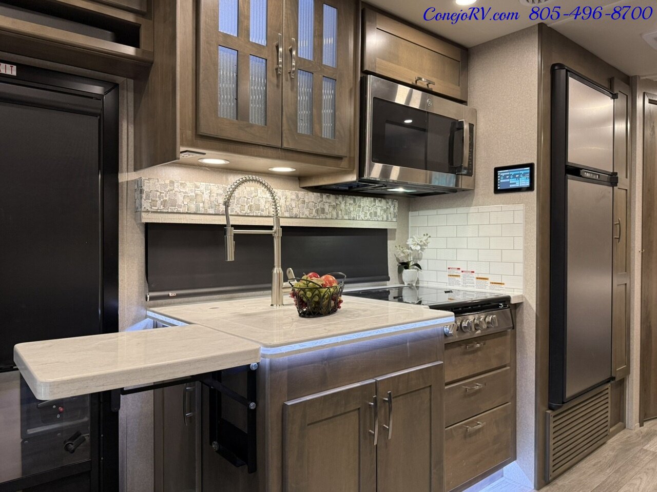 2022 Dynamax Isata 5 Series Xplorer 30FW FOUR WHEEL DRIVE Super-C Full Body Paint Cummins Turbo Diesel 16K Miles - Photo 8 - Thousand Oaks, CA 91360