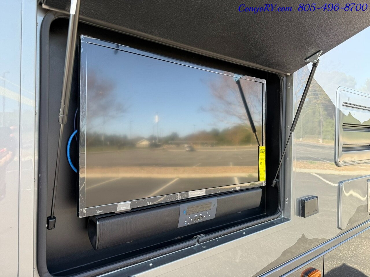 2022 Dynamax Isata 5 Series Xplorer 30FW FOUR WHEEL DRIVE Super-C Full Body Paint Cummins Turbo Diesel 16K Miles - Photo 47 - Thousand Oaks, CA 91360