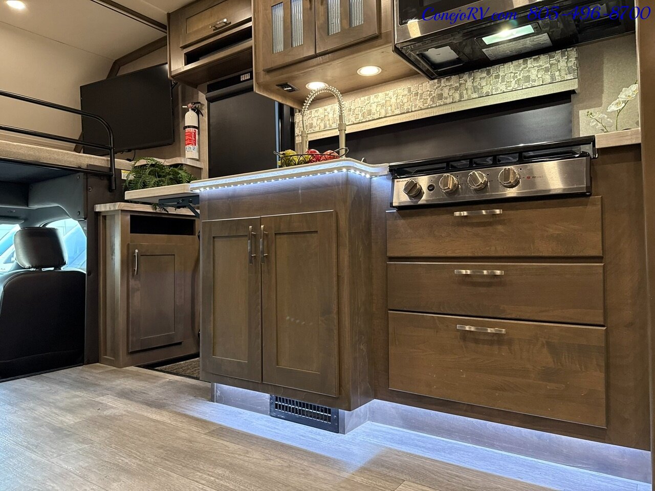 2022 Dynamax Isata 5 Series Xplorer 30FW FOUR WHEEL DRIVE Super-C Full Body Paint Cummins Turbo Diesel 16K Miles - Photo 13 - Thousand Oaks, CA 91360