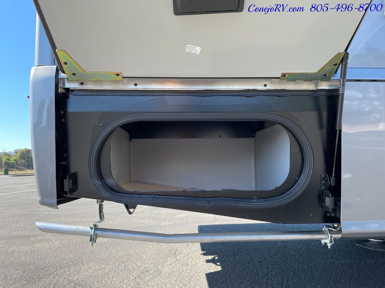2023 Winnebago Navion 24D Full Wall Slide-Out Mercedes Turbo Diesel  Full Body Paint - Photo 37 - Thousand Oaks, CA 91360