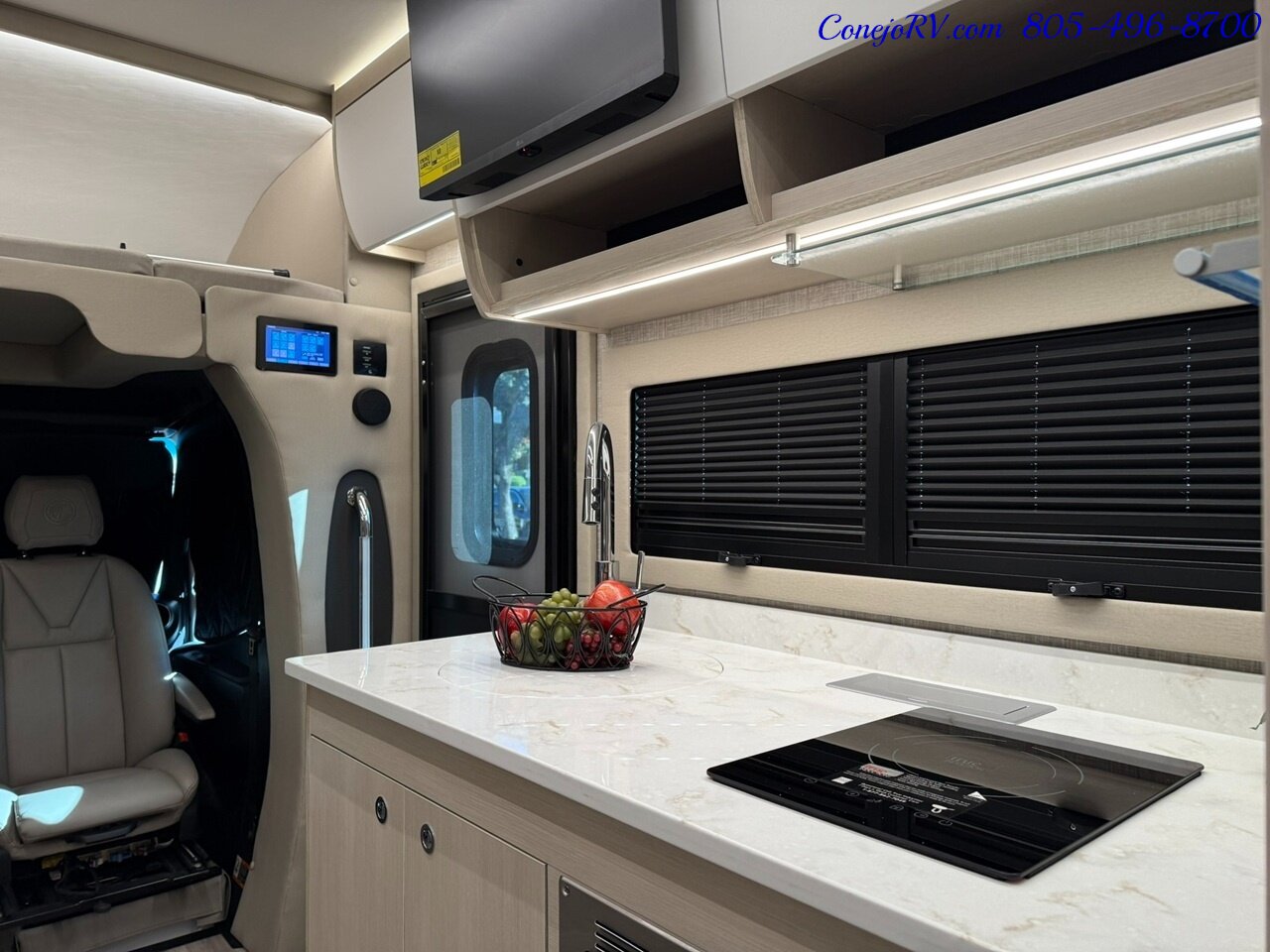 2026 Tiffin Wayfarer 25XLW Slide-Out Theater Seats Mercedes Turbo Diesel Full  Body Paint - Photo 16 - Thousand Oaks, CA 91360