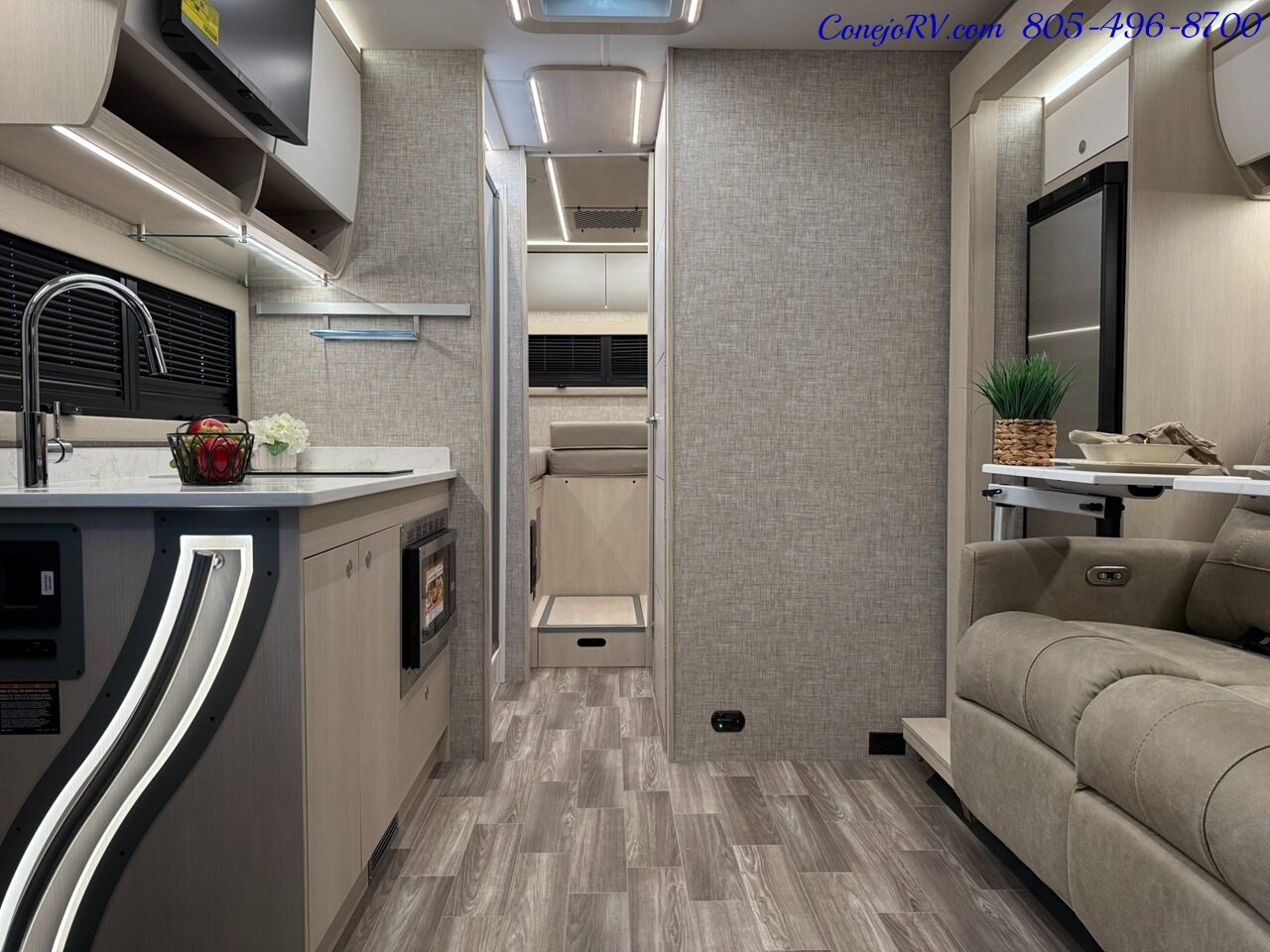 2026 Tiffin Wayfarer 25XLW Slide-Out Theater Seats Mercedes Turbo Diesel Full  Body Paint - Photo 5 - Thousand Oaks, CA 91360