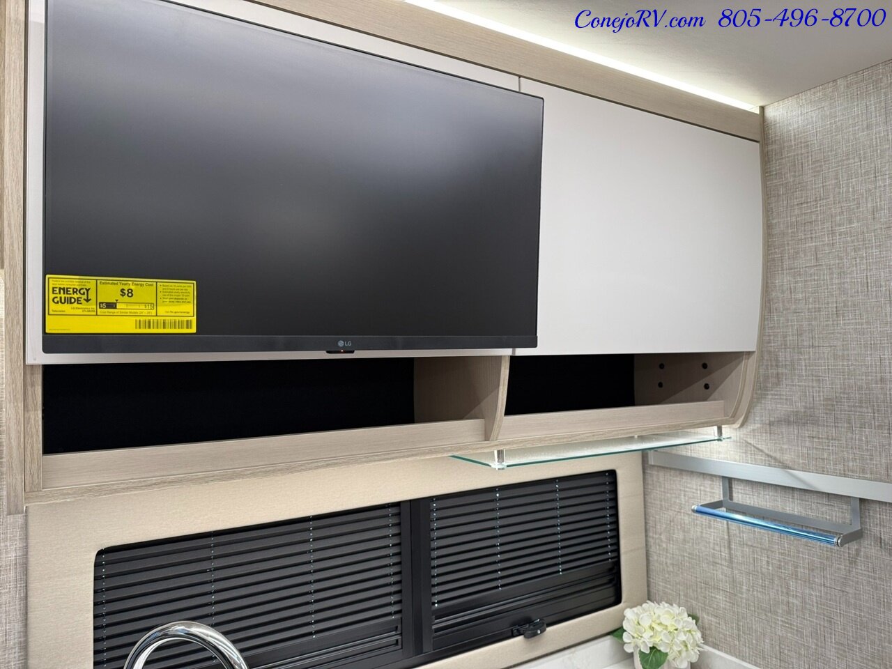 2026 Tiffin Wayfarer 25XLW Slide-Out Theater Seats Mercedes Turbo Diesel Full  Body Paint - Photo 14 - Thousand Oaks, CA 91360