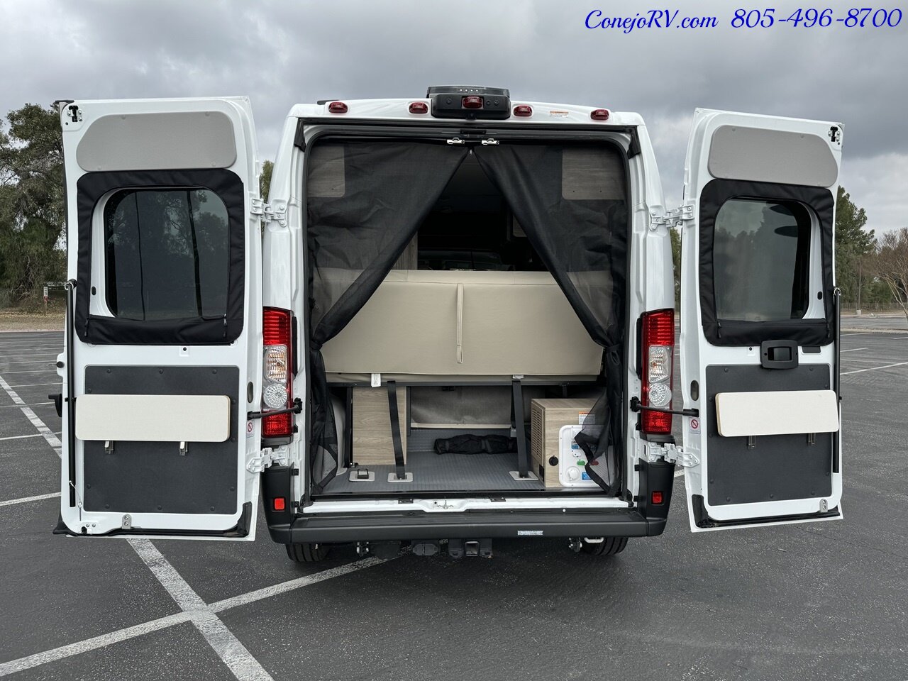 2024 Winnebago Solis 59P Pop Top Full Galley Rear Convertible Couch   - Photo 38 - Thousand Oaks, CA 91360