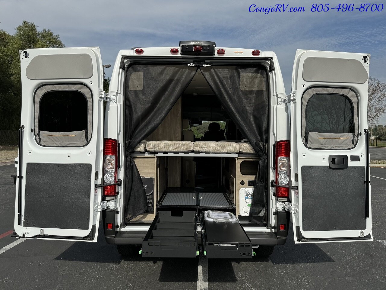 2024 Winnebago Solis 59P NPF Limited Edition Exclusive Features Murphy Bed Pop  Full Galley - Photo 39 - Thousand Oaks, CA 91360