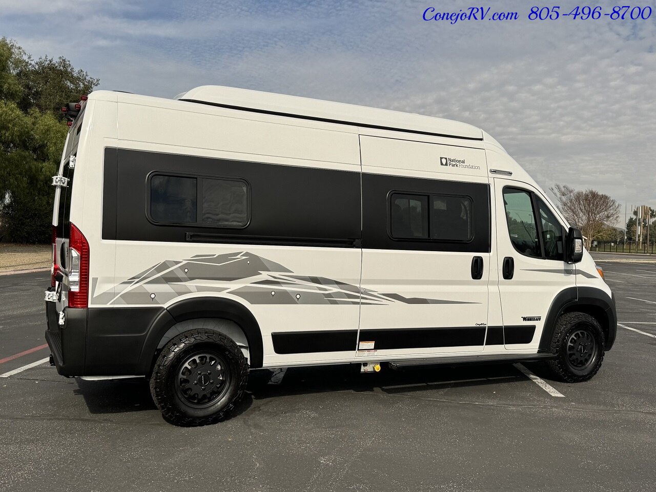 2024 Winnebago Solis 59P NPF Limited Edition Exclusive Features Murphy Bed Pop  Full Galley - Photo 4 - Thousand Oaks, CA 91360
