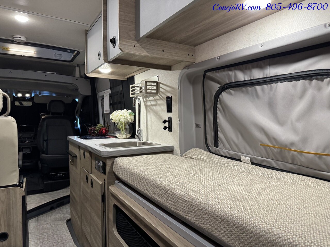 2024 Winnebago Solis 59P NPF Limited Edition Exclusive Features Murphy Bed Pop  Full Galley - Photo 26 - Thousand Oaks, CA 91360