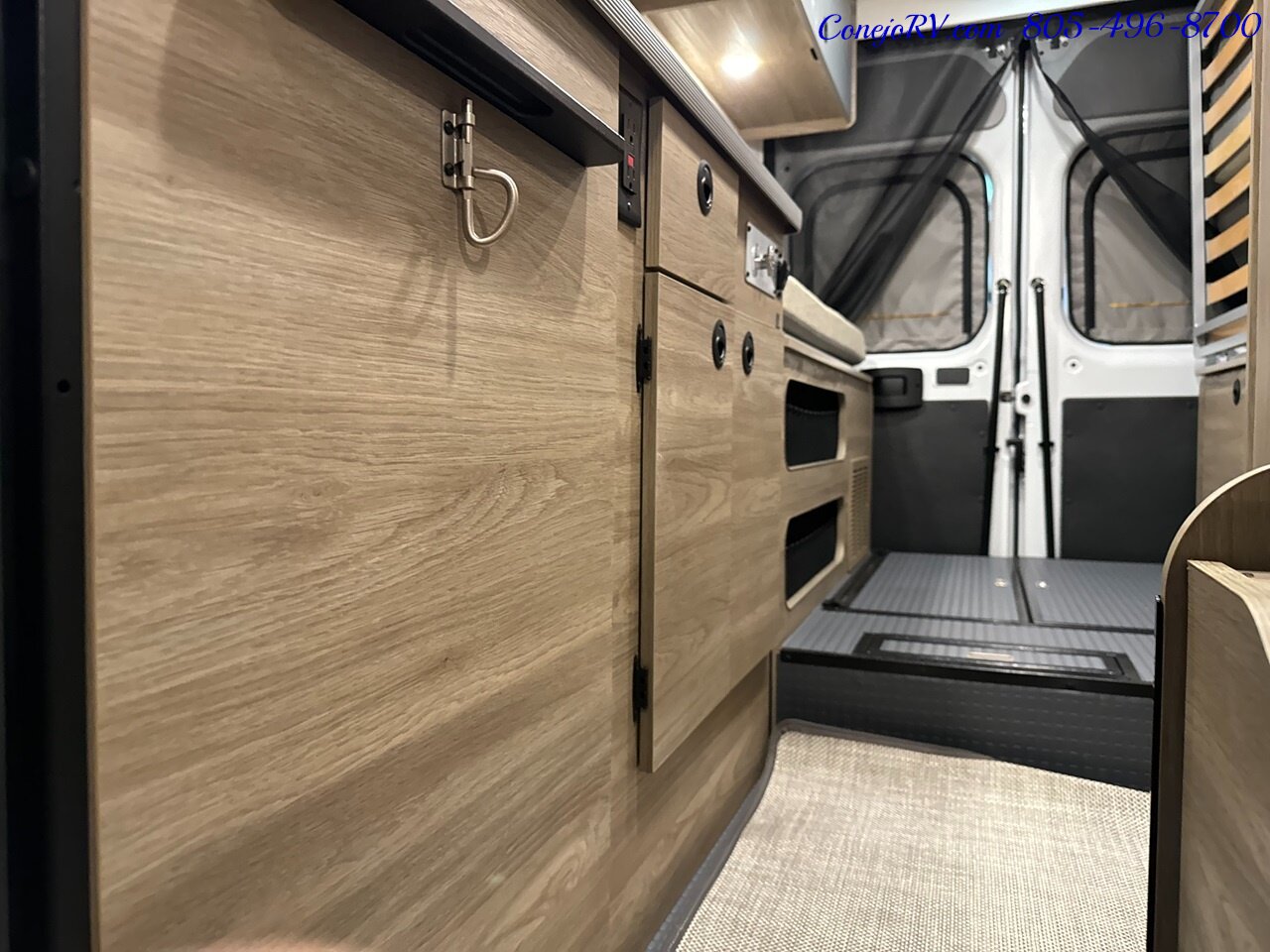 2024 Winnebago Solis 59P NPF Limited Edition Exclusive Features Murphy Bed Pop  Full Galley - Photo 15 - Thousand Oaks, CA 91360