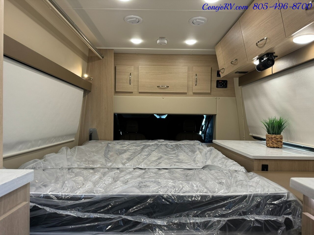 2024 Chinook Maverick EB Murphy Bed Ford Transit All Wheel Drive   - Photo 30 - Thousand Oaks, CA 91360