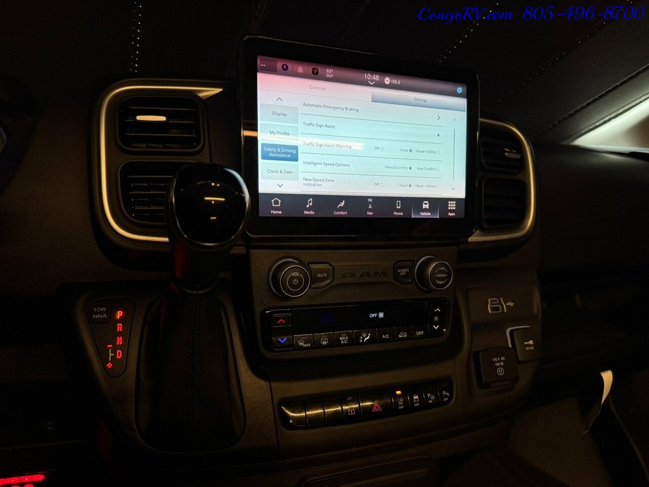 2025 Winnebago Roam 59RZ Wheelchair Power Lift Power Lounge Galley   - Photo 37 - Thousand Oaks, CA 91360