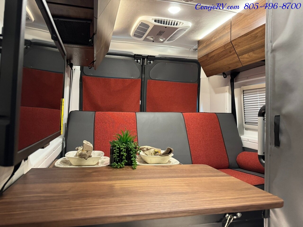 2025 Winnebago Roam 59RZ Wheelchair Power Lift Power Lounge Galley   - Photo 20 - Thousand Oaks, CA 91360