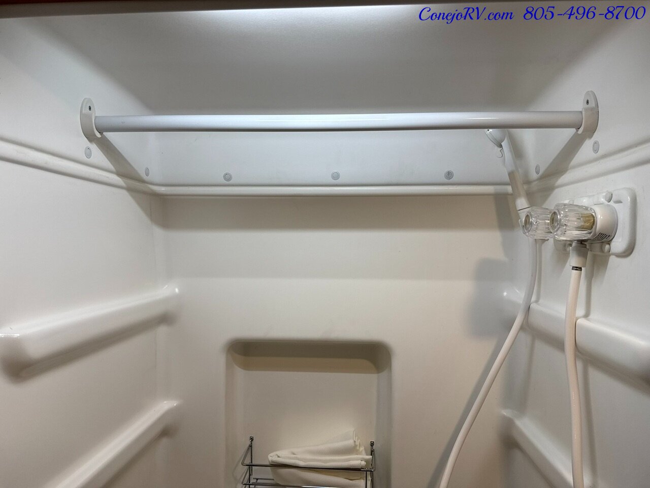 2026 Winnebago Solis 59P **NEW FOR 2026 2.8KW GENERATOR**Pop Top Full Galley Convertible SOFA Roof AC - Photo 15 - Thousand Oaks, CA 91360