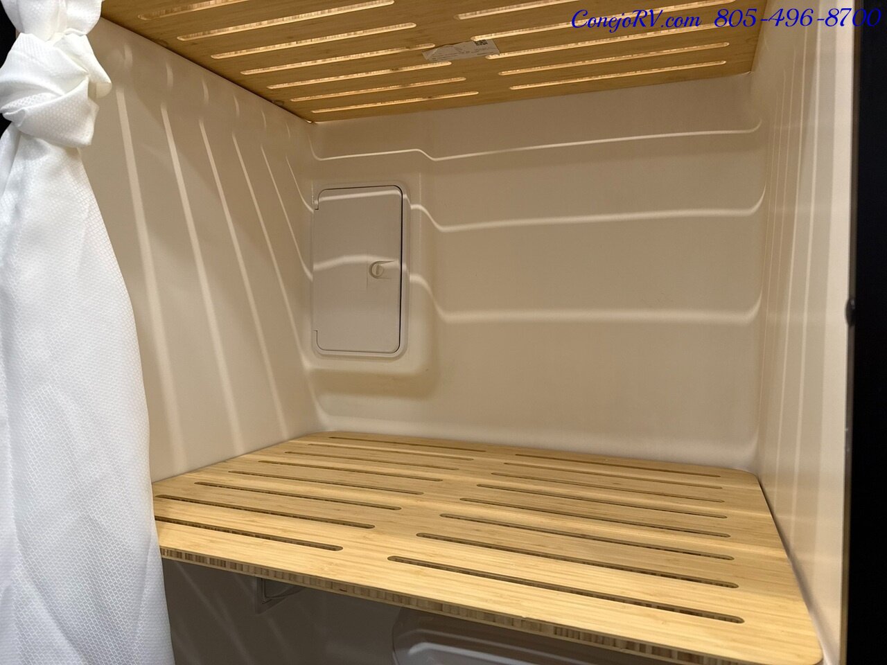 2023 Winnebago Revel 44E 4X4 Sprinter Mercedes Turbo Diesel, 320 AH Lithium   - Photo 18 - Thousand Oaks, CA 91360