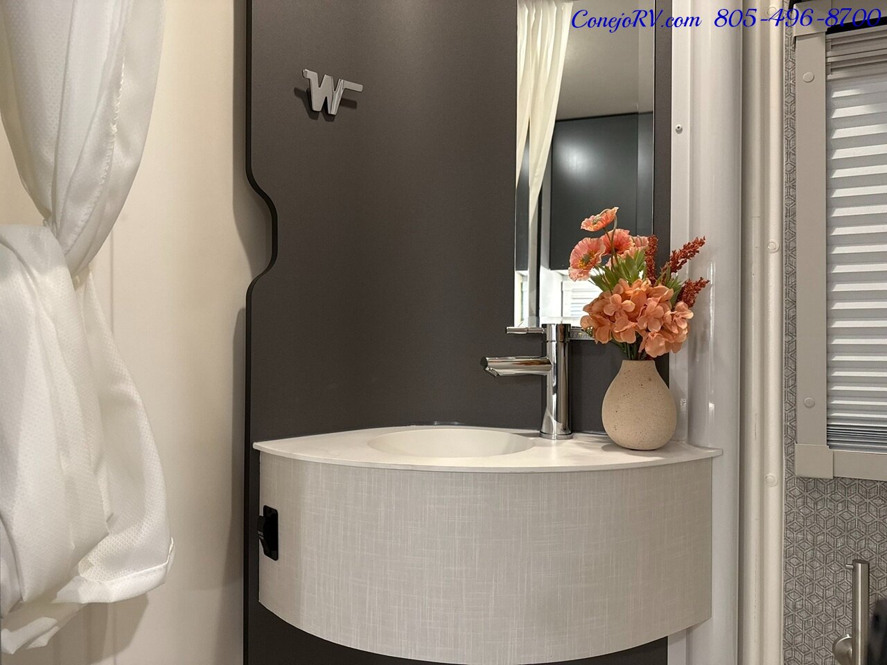 2026 Winnebago Ekko 23B Mercedes Sprinter Lithium Power All Wheel Drive  Pop Top - Photo 18 - Thousand Oaks, CA 91360