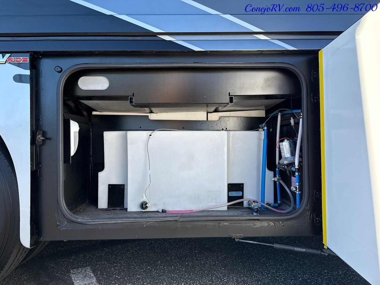 2023 Winnebago Forza 38W Triple Slide Outs Bunkhouse Loft Bed 2 Bath  Cummins Turbo Diesel 45k Miles - Photo 49 - Thousand Oaks, CA 91360