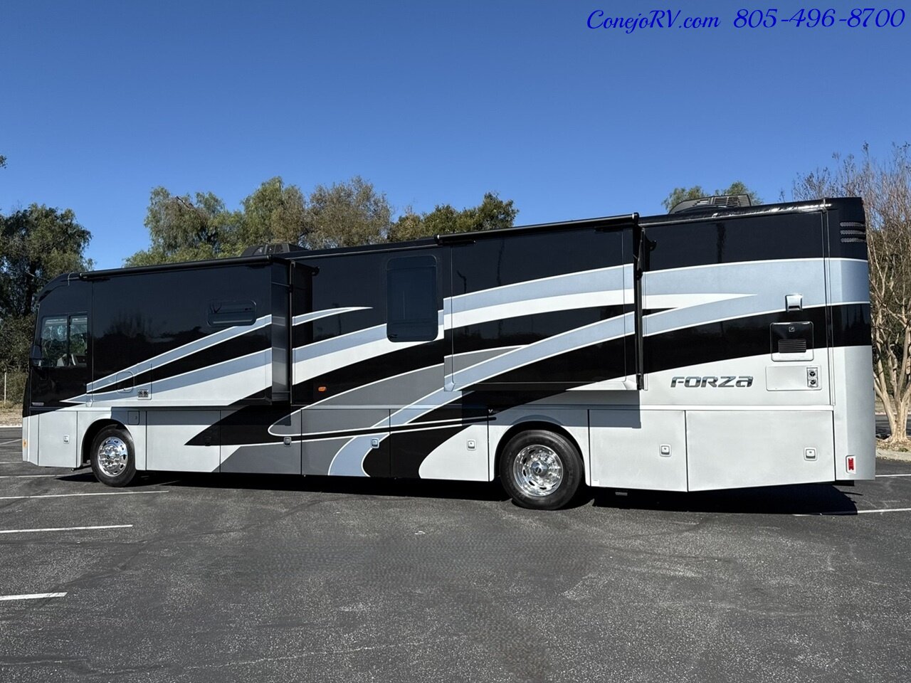 2023 Winnebago Forza 38W Triple Slide Outs Bunkhouse Loft Bed 2 Bath  Cummins Turbo Diesel 45k Miles - Photo 2 - Thousand Oaks, CA 91360