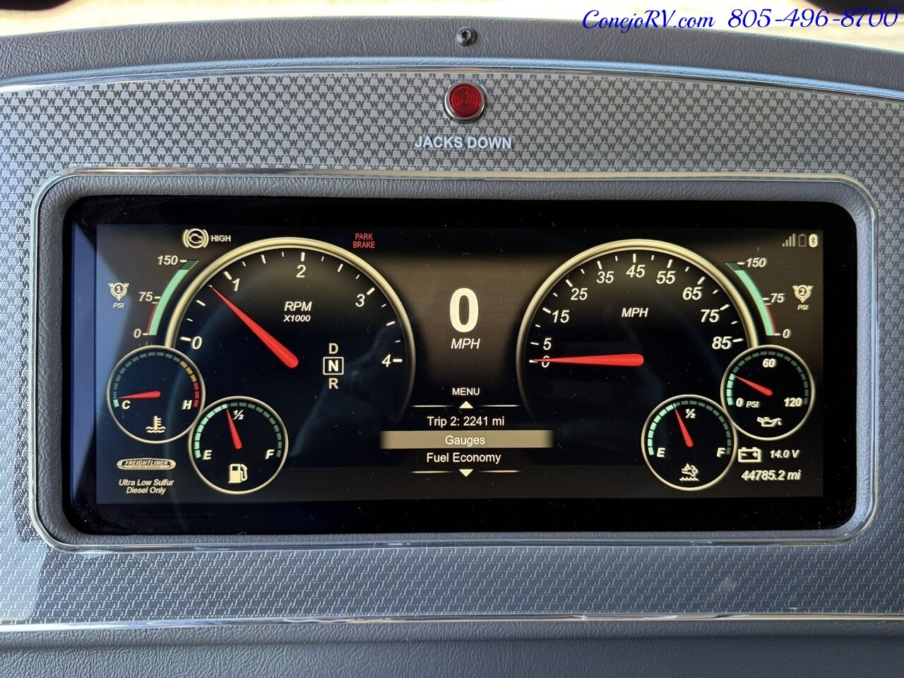 2023 Winnebago Forza 38W Triple Slide Outs Bunkhouse Loft Bed 2 Bath  Cummins Turbo Diesel 45k Miles - Photo 45 - Thousand Oaks, CA 91360