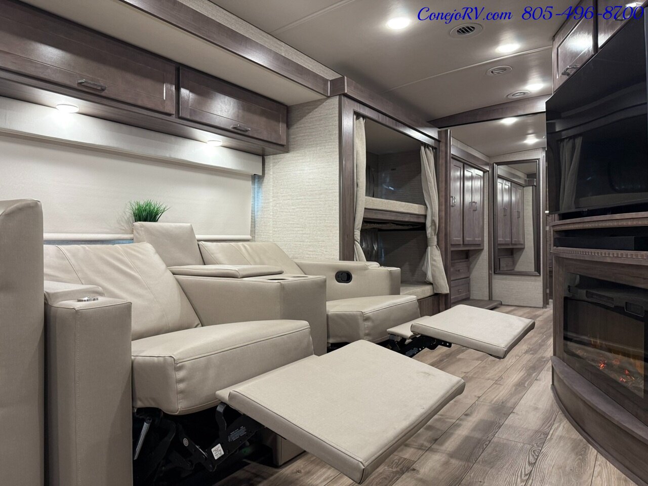 2023 Winnebago Forza 38W Triple Slide Outs Bunkhouse Loft Bed 2 Bath  Cummins Turbo Diesel 45k Miles - Photo 18 - Thousand Oaks, CA 91360