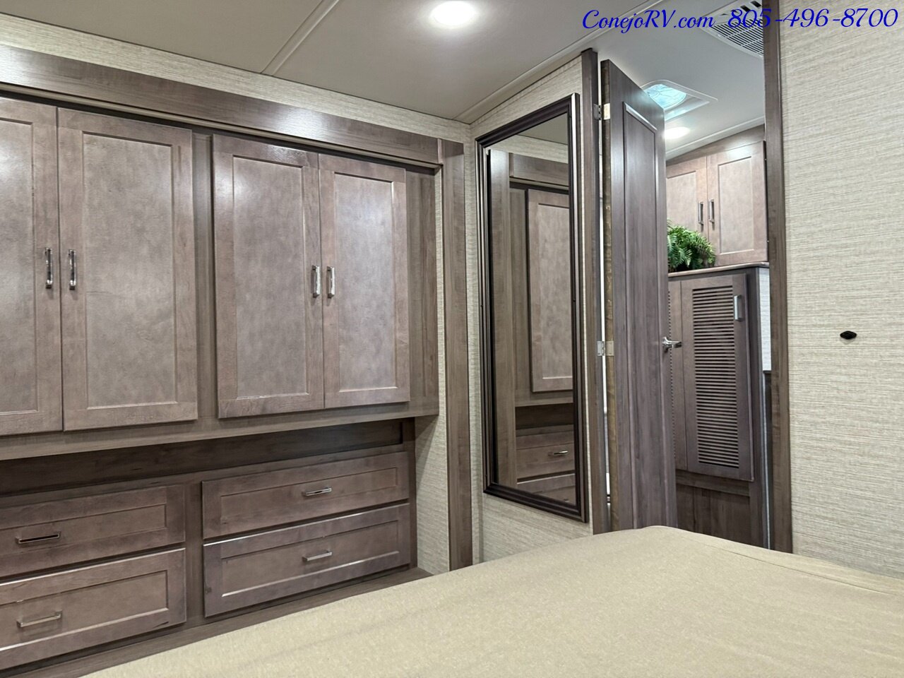 2023 Winnebago Forza 38W Triple Slide Outs Bunkhouse Loft Bed 2 Bath  Cummins Turbo Diesel 45k Miles - Photo 24 - Thousand Oaks, CA 91360