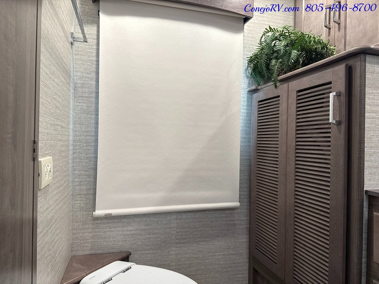 2023 Winnebago Forza 38W Triple Slide Outs Bunkhouse Loft Bed 2 Bath  Cummins Turbo Diesel 45k Miles - Photo 29 - Thousand Oaks, CA 91360