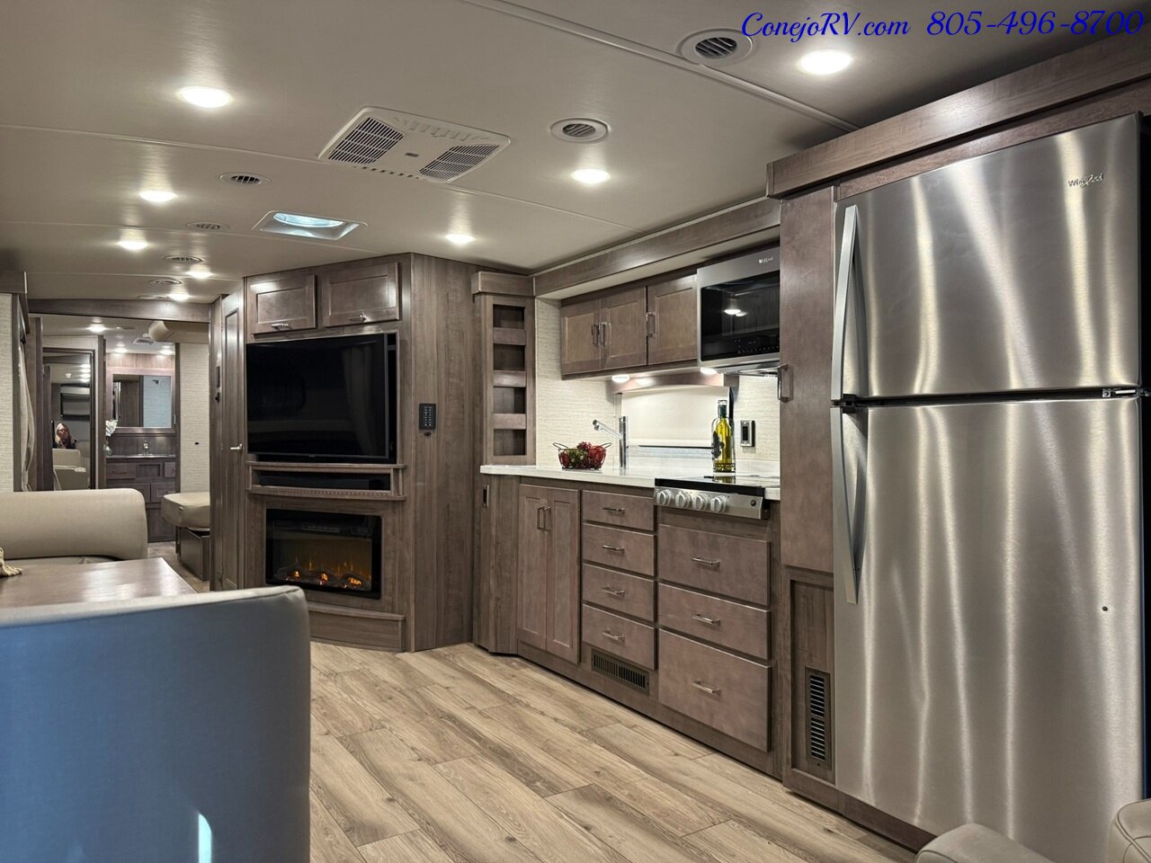 2023 Winnebago Forza 38W Triple Slide Outs Bunkhouse Loft Bed 2 Bath  Cummins Turbo Diesel 45k Miles - Photo 6 - Thousand Oaks, CA 91360