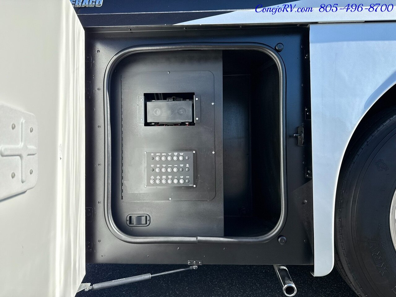 2023 Winnebago Forza 38W Triple Slide Outs Bunkhouse Loft Bed 2 Bath  Cummins Turbo Diesel 45k Miles - Photo 60 - Thousand Oaks, CA 91360