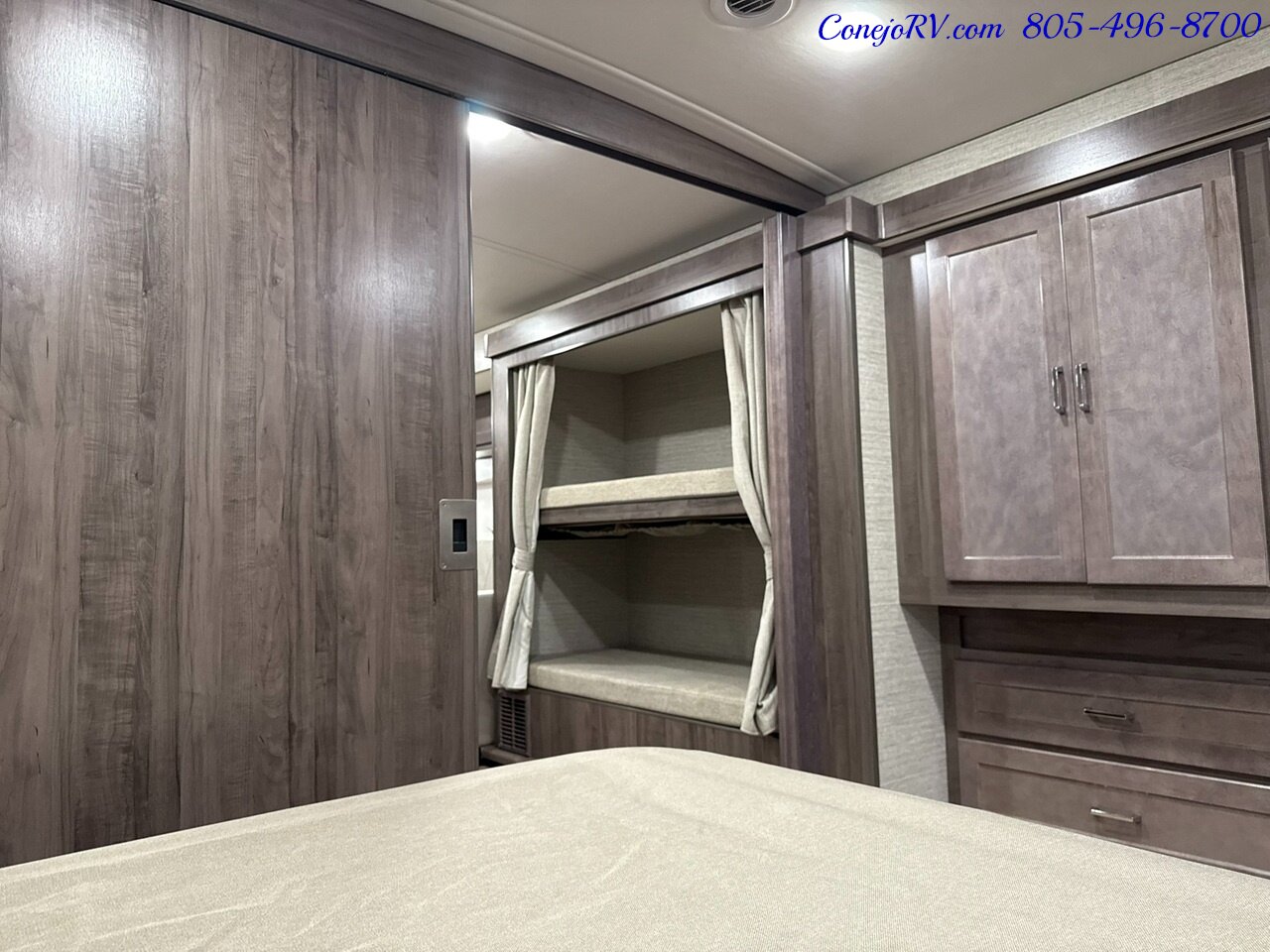 2023 Winnebago Forza 38W Triple Slide Outs Bunkhouse Loft Bed 2 Bath  Cummins Turbo Diesel 45k Miles - Photo 27 - Thousand Oaks, CA 91360