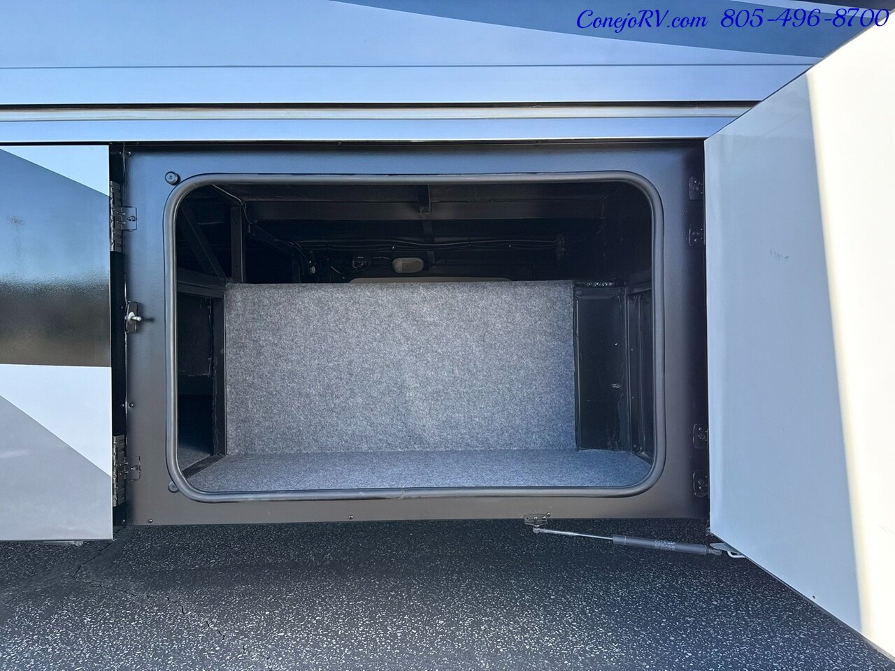 2023 Winnebago Forza 38W Triple Slide Outs Bunkhouse Loft Bed 2 Bath  Cummins Turbo Diesel 45k Miles - Photo 46 - Thousand Oaks, CA 91360