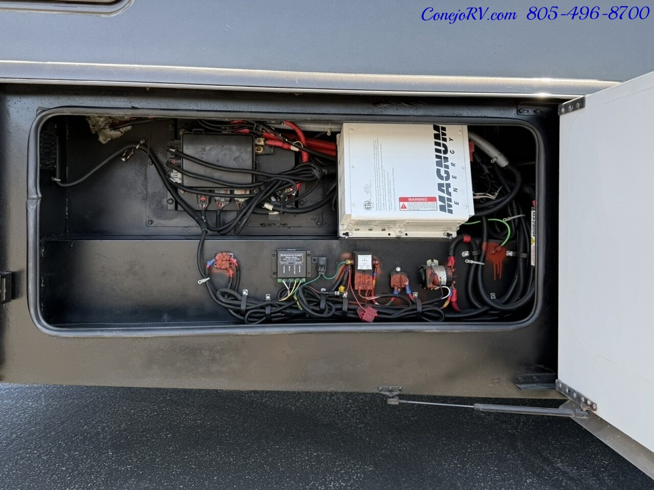 2014 Thor Tuscany 40EX Cummins ISB Diesel Engine Triple Slide Outs King Bed Bath & 1/2 Full Body Paint 34K Miles - Photo 52 - Thousand Oaks, CA 91360