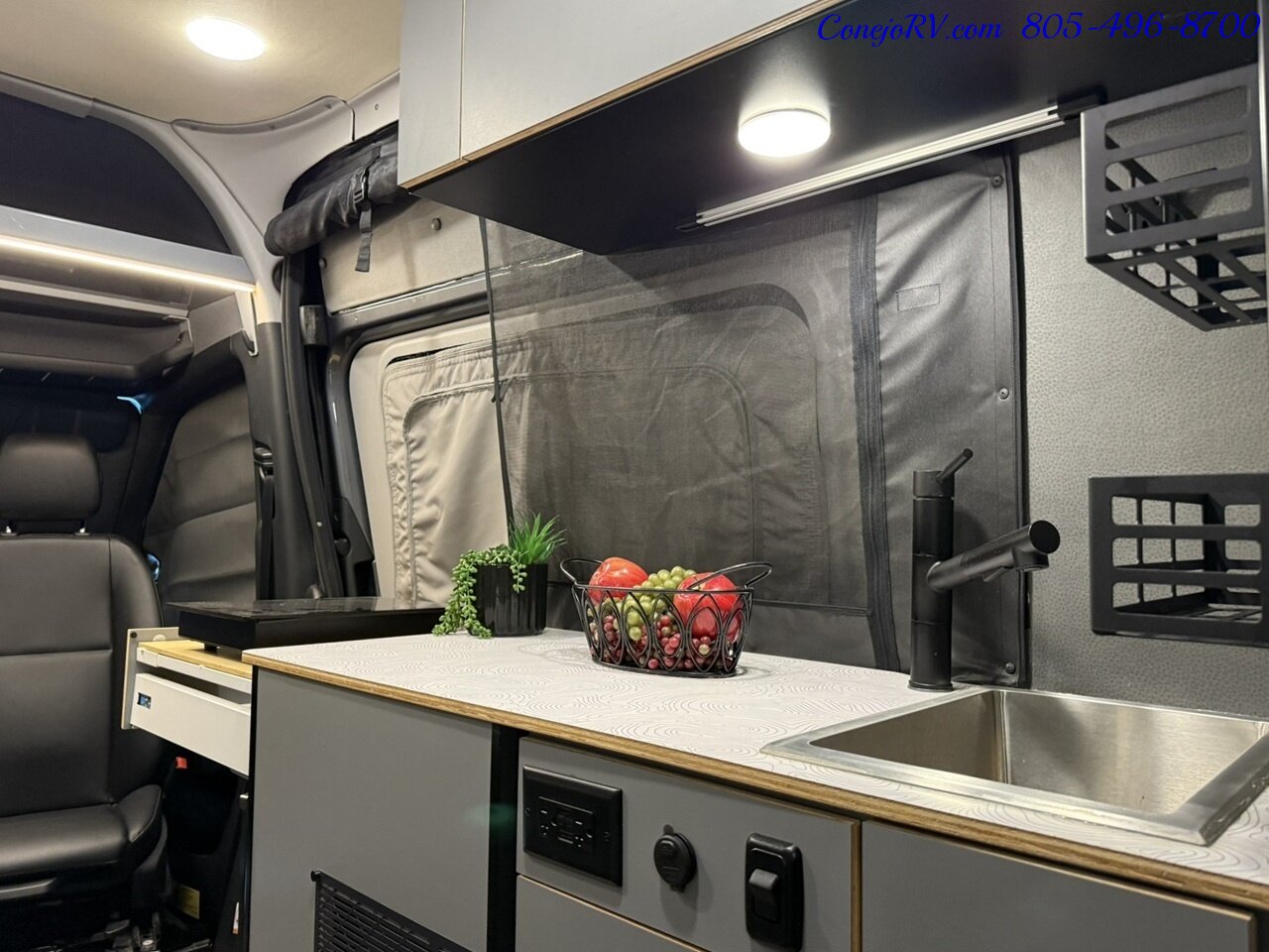 2024 Winnebago Revel 44EC 2.5-2 AWD Sprinter Mercedes Turbo Diesel, 16.8KWH Lithionics System 15K Miles - Photo 17 - Thousand Oaks, CA 91360