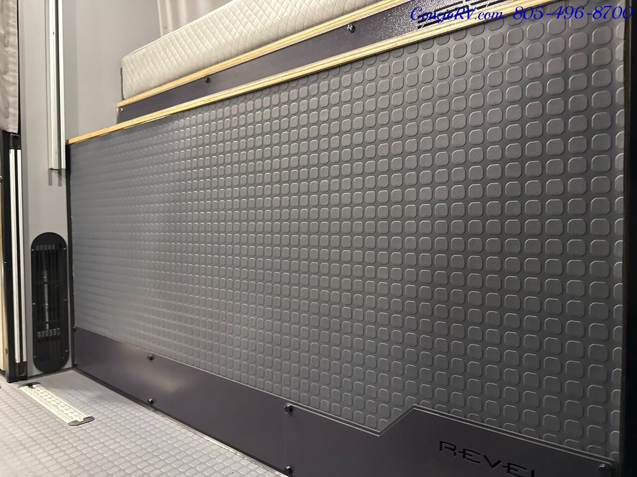 2024 Winnebago Revel 44EC 2.5-2 AWD Sprinter Mercedes Turbo Diesel, 16.8KWH Lithionics System 15K Miles - Photo 28 - Thousand Oaks, CA 91360