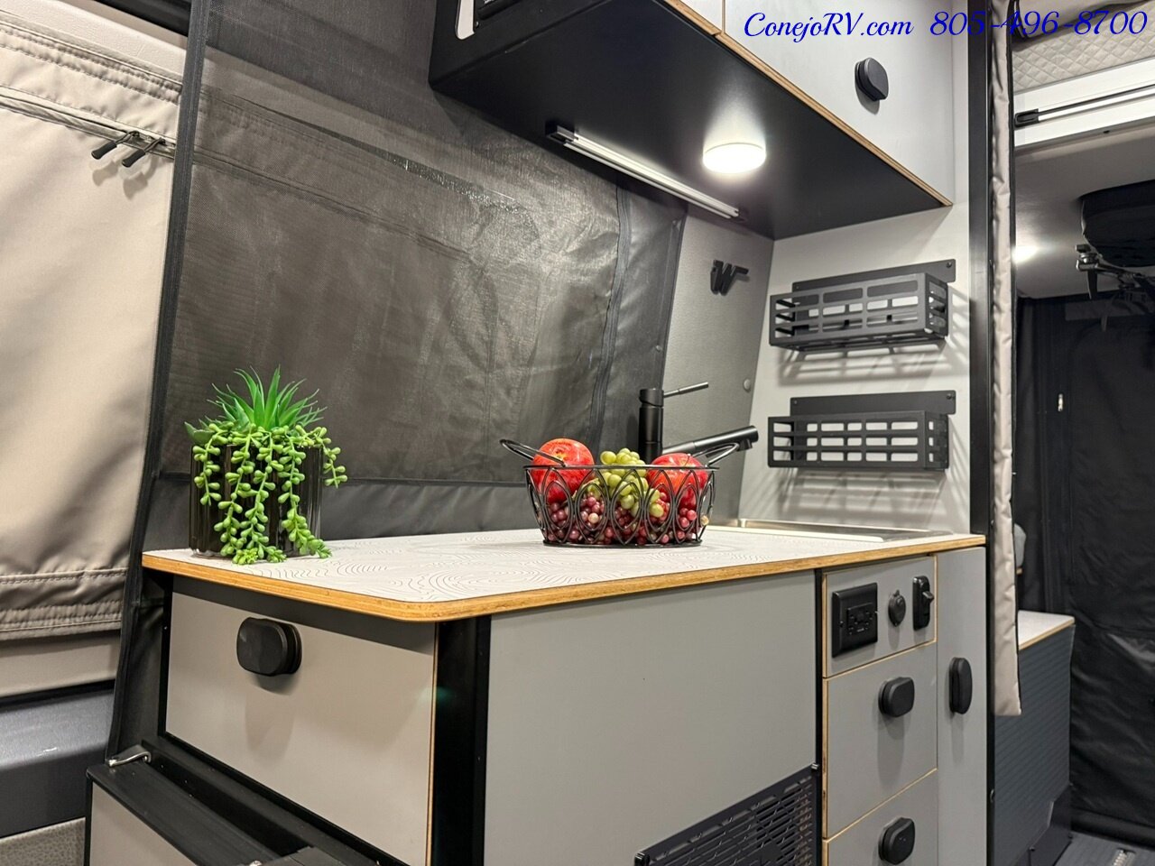 2024 Winnebago Revel 44EC 2.5-2 AWD Sprinter Mercedes Turbo Diesel, 16.8KWH Lithionics System 15K Miles - Photo 11 - Thousand Oaks, CA 91360