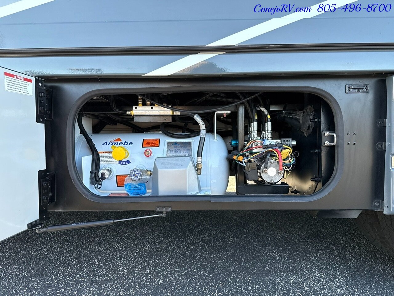 2024 Winnebago View 24T Slide-Out Murphy Bed Mercedes Turbo Diesel   - Photo 49 - Thousand Oaks, CA 91360